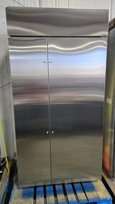 Monogram 42" Built-in Side by Side Refrigerator and Handle Kit - ZISS420NNSS