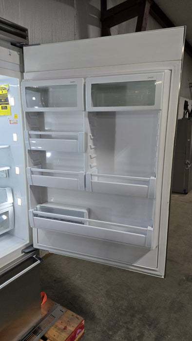 Viking VCBB5363ERSS Built-in Fridge W/ Bottom Freezer 5 Year Warranty Included!!