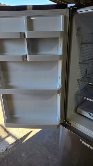 Fisher Paykel RF135BDLUX4N 25" Stainless Fridge - Bottom Freezer w/ Ice & Water 