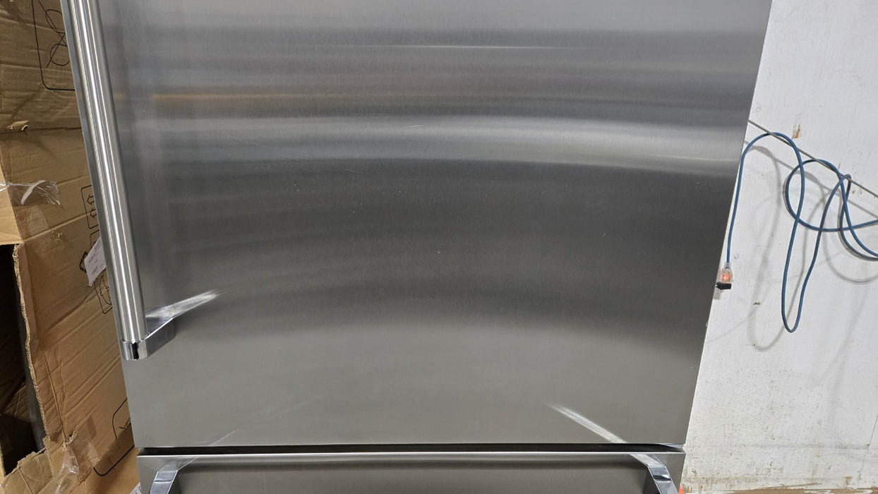 Viking VCBB5363ERSS Built-in Fridge W/ Bottom Freezer 5 Year Warranty Included!!