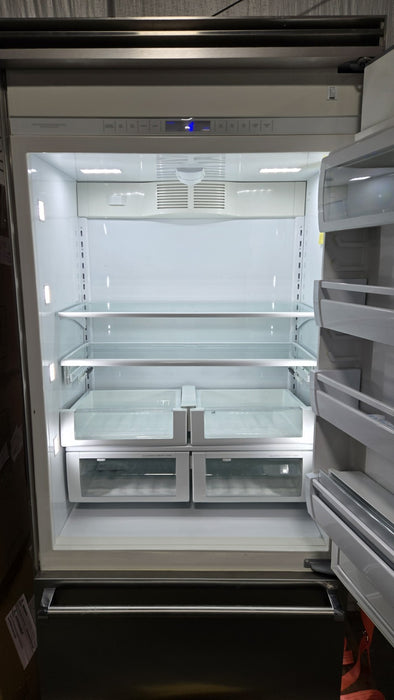 Viking VCBB5363ERSS Built-in Fridge W/ Bottom Freezer 5 Year Warranty Included!!